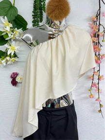 Blusa de Chiffon com Gola Assimétrica