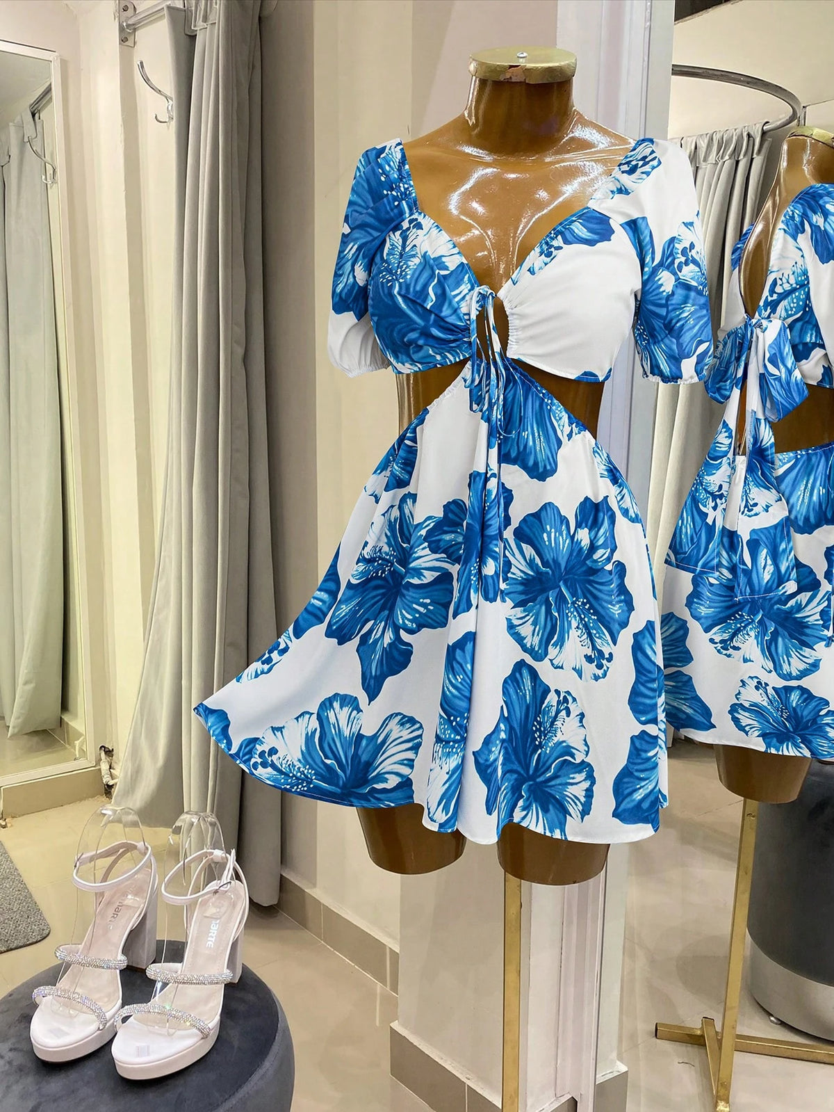 Vestido Curtinho Plus Size Floral – Casual e Elegante!
