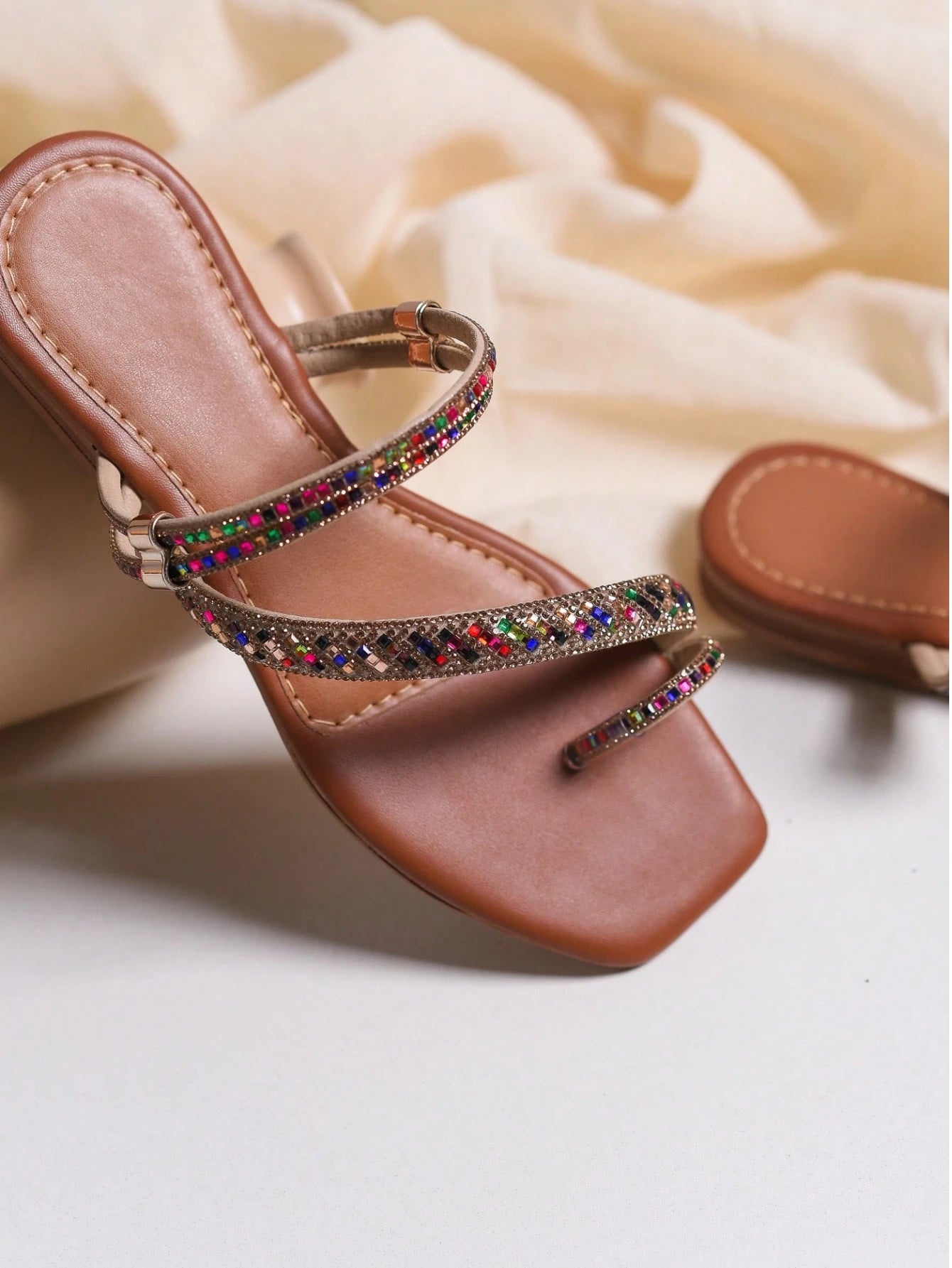 Rasteirinha feminina - com Strass - 7 Tamanhos, Conforto e Estilo