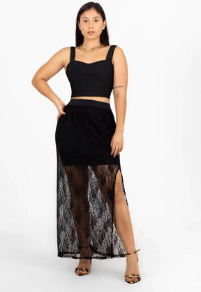 Conjunto Cropped e Saia de Renda