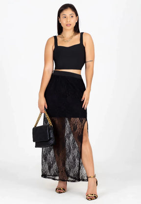 Conjunto Cropped e Saia de Renda